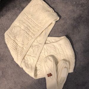 Aran Traditions Scarf and Mittens